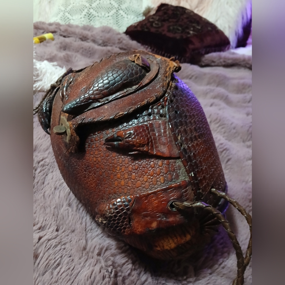 Vintage Rare Armadillo Purse - Picture 3 of 5